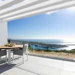 Ocean Views - New Private With Pool & Sea Views Nazaré