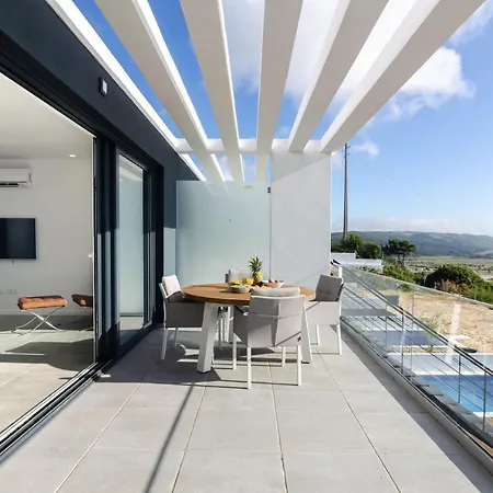 Ocean Views - New Private With Pool & Sea Views דירה