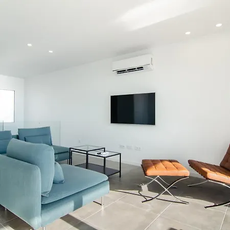 Ocean Views - New Private With Pool & Sea Views דירה