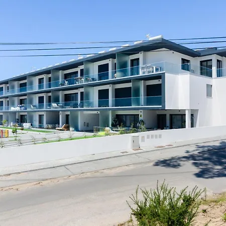 Ocean Views - New Private With Pool & Sea Views Apartment