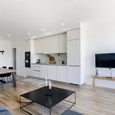 Apartment Ocean Views - New Private With Pool & Sea Views *