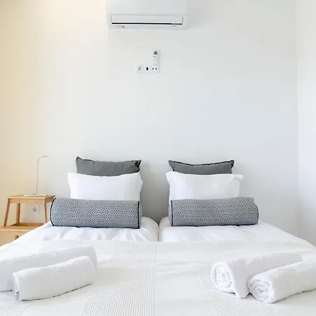 Apartment Ocean Views - New Private With Pool & Sea Views *