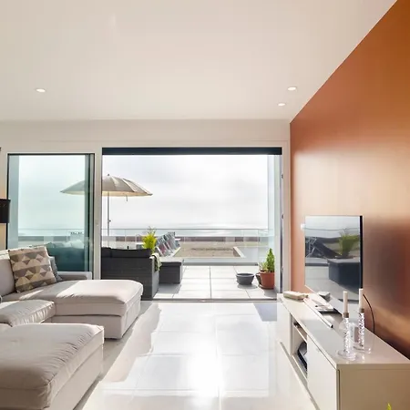 Apartment Ocean Views - New Private With Pool & Sea Views